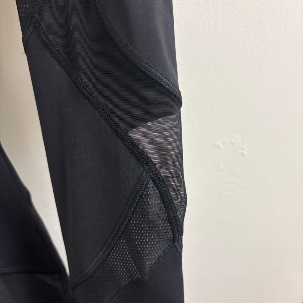 Lululemon mesh leggings - Picture 3 of 3
